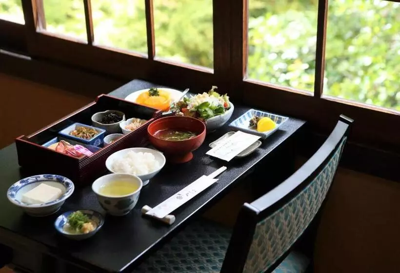 Standard-huone Näkymä, Momijiya Honkan Takaosansou