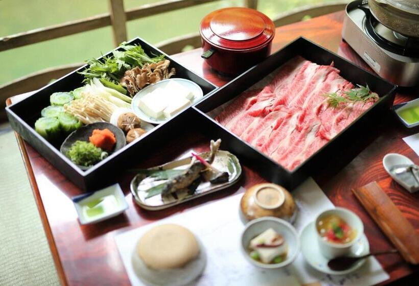 اتاق استاندارد با چشمانداز, Momijiya Honkan Takaosansou