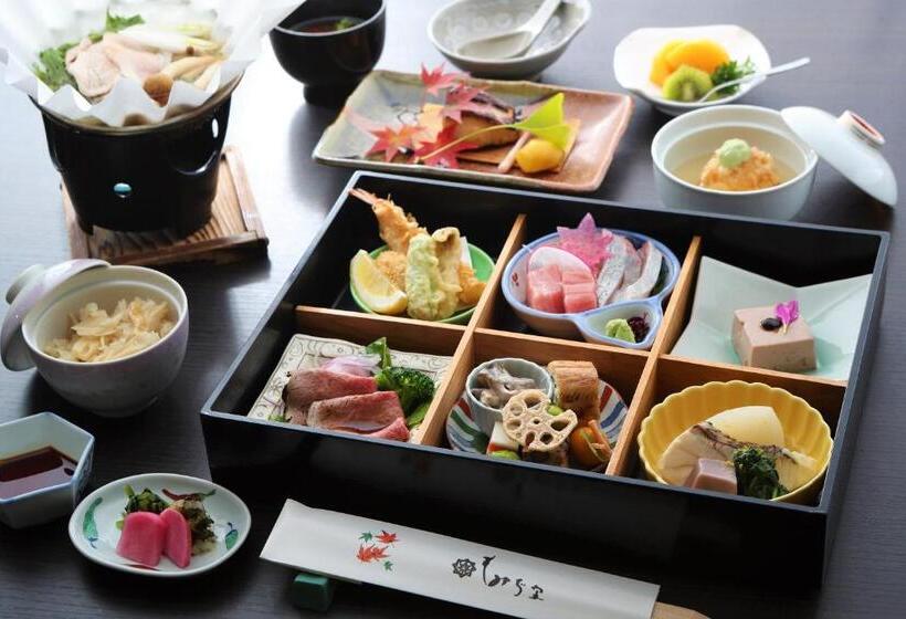 اتاق استاندارد چهار تخته, Momijiya Honkan Takaosansou