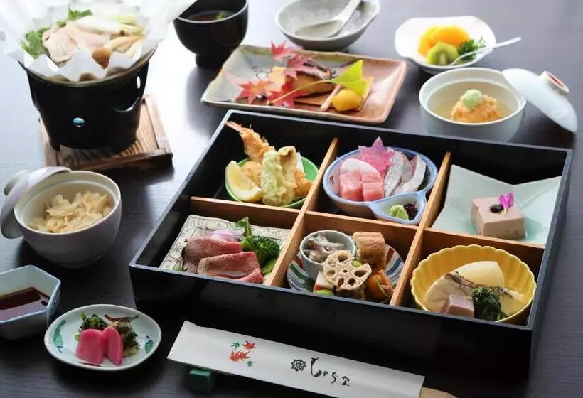 Standard Neljän Hengen Huone, Momijiya Honkan Takaosansou