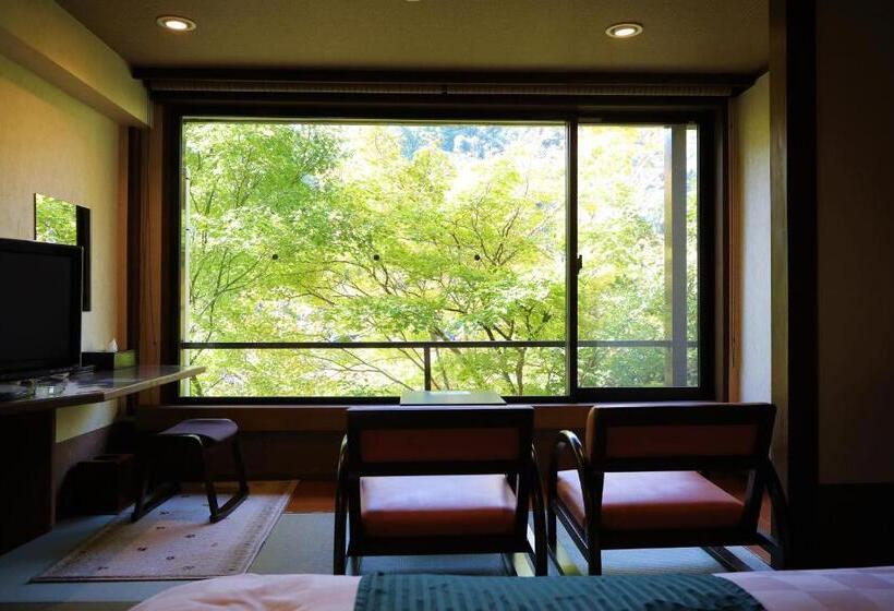 4인용 스탠다드 룸, Momijiya Honkan Takaosansou