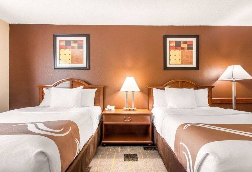 ２ダブルベッドのスタンダードルーム, Quality Inn & Suites