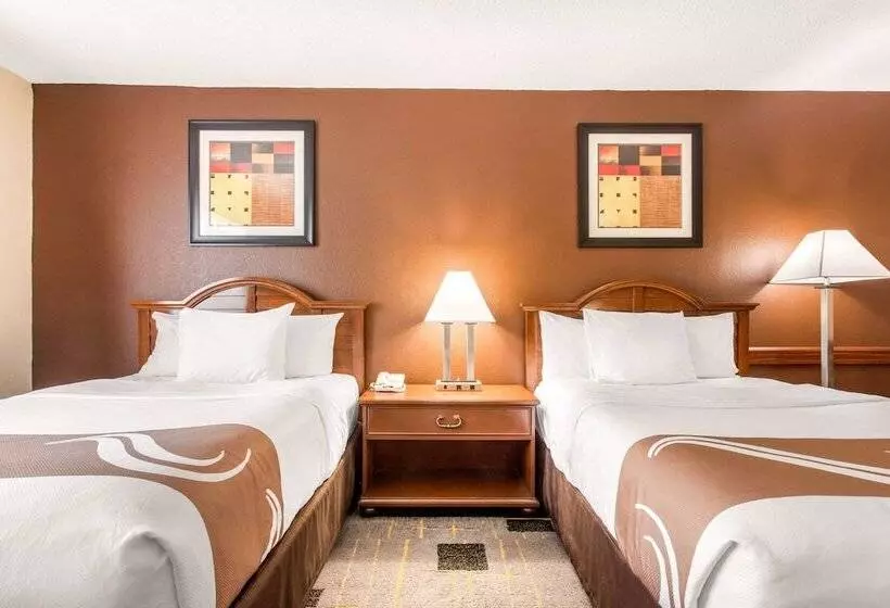 ２ダブルベッドのスタンダードルーム, Quality Inn & Suites