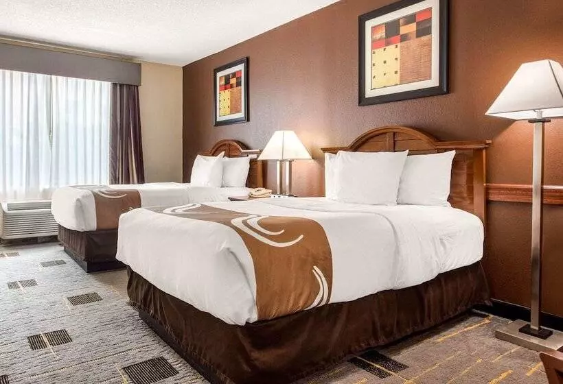 ２ダブルベッドのスタンダードルーム, Quality Inn & Suites