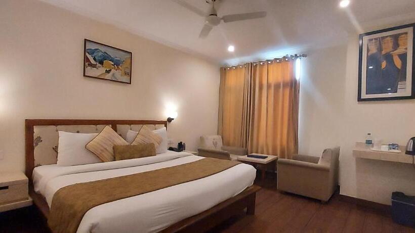 デラックスルーム, Tulip Inn Green Castle Mall Road