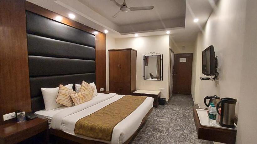 デラックスルーム, Tulip Inn Green Castle Mall Road