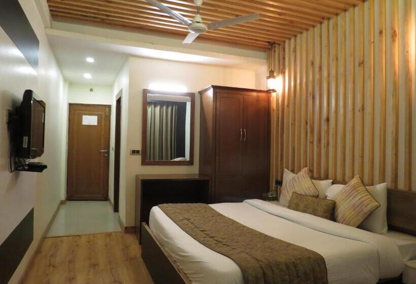 Номер Стандарт Вид на Горы, Tulip Inn Green Castle Mall Road
