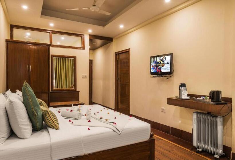 Номер Стандарт Вид на Горы, Tulip Inn Green Castle Mall Road