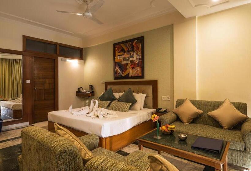 キングサイズベッドのスタンダードルーム, Tulip Inn Green Castle Mall Road