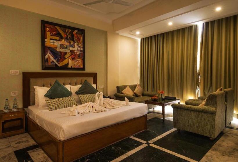 キングサイズベッドのスタンダードルーム, Tulip Inn Green Castle Mall Road