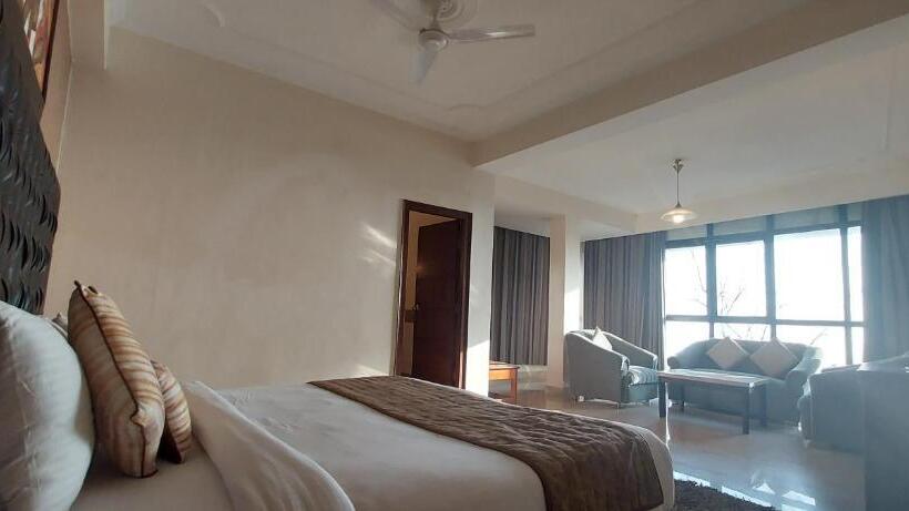 Стандартный Номер Кровать Кинг, Tulip Inn Green Castle Mall Road
