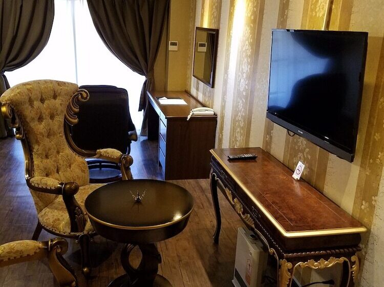 Quarto Superior, Yufuin Besso Shikisai