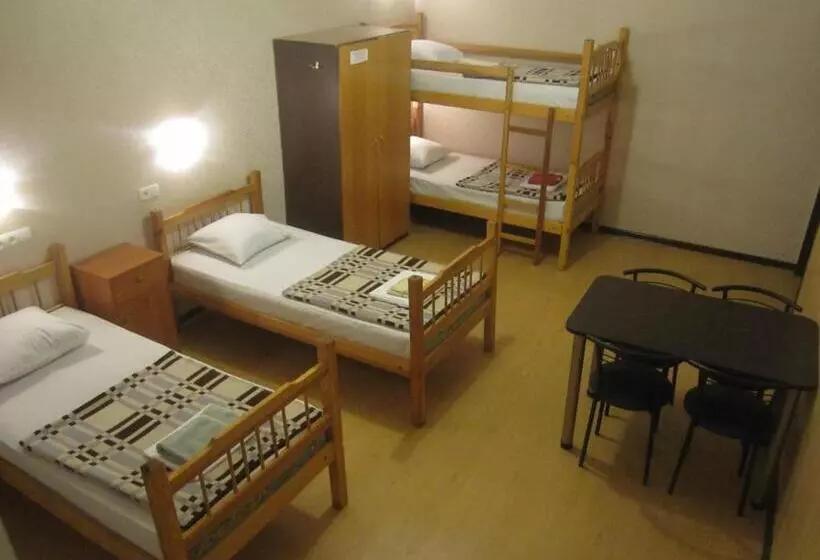 تختخواب در اتاق مشترک, Yaroslav Hostel