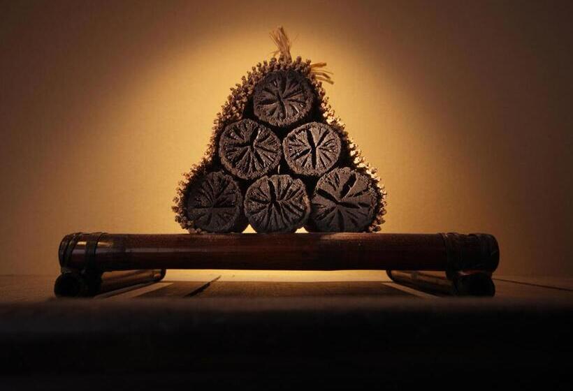 חדר סטנדרט, Asaya