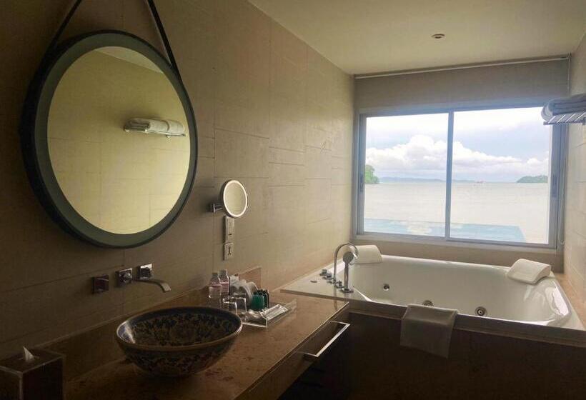 סוויטה, Phuket Panwa Beachfront Resort