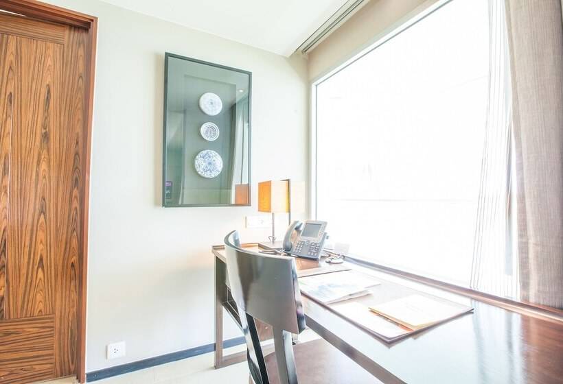 اتاق استاندارد با تخت بزرگ, Phuket Panwa Beachfront Resort