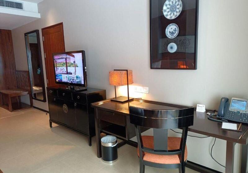 اتاق استاندارد با تخت بزرگ, Phuket Panwa Beachfront Resort