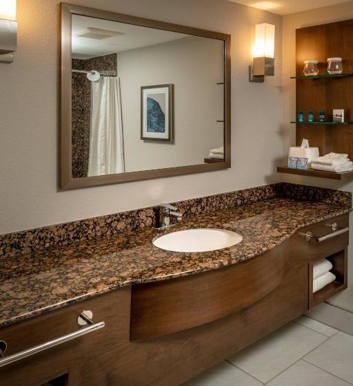 스탠다드 룸, Delta Hotels By Marriott Huntington Mall