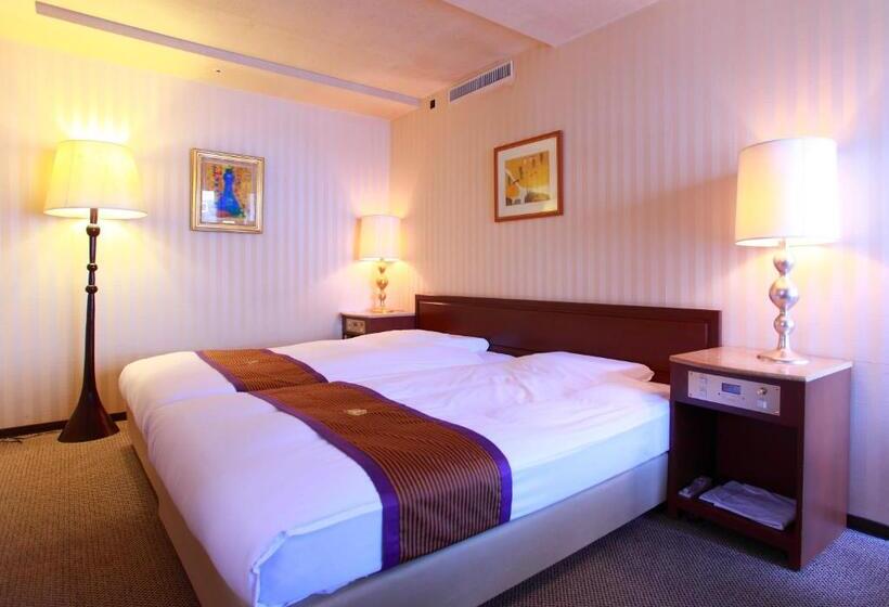 Номер Deluxe, New Osaka Hotel Shinsaibashi