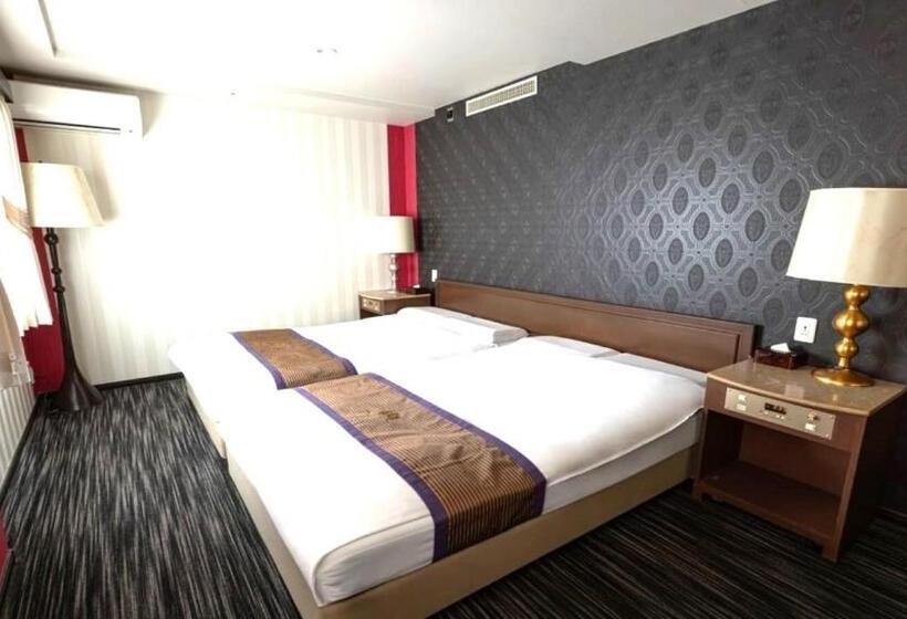 Номер Deluxe, New Osaka Hotel Shinsaibashi