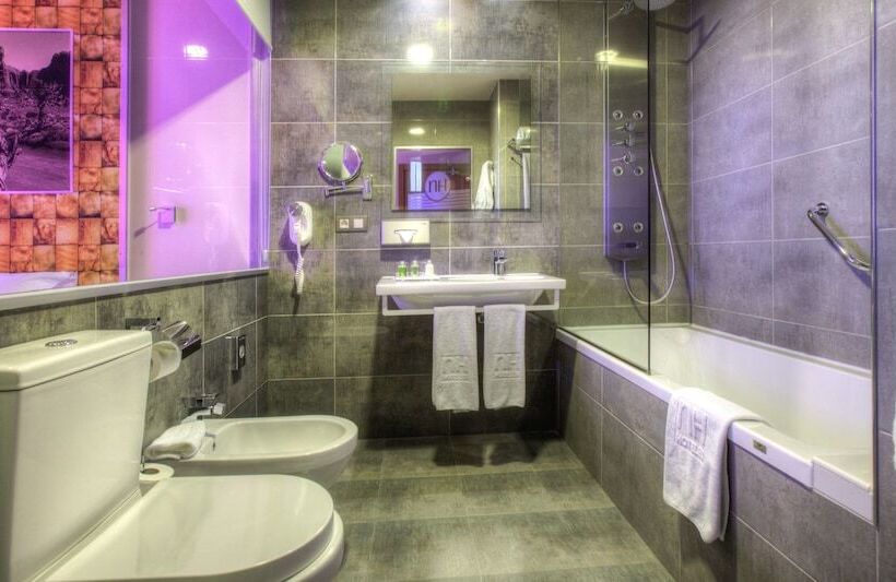 חדר סטנדרט, NH Ourense