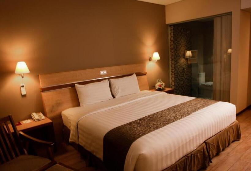 Suite Executive, Merapi Merbabu Hotel Yogyakarta Powered By Archipelago