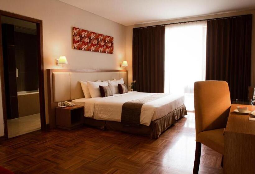 Suite Executive, Merapi Merbabu Hotel Yogyakarta Powered By Archipelago