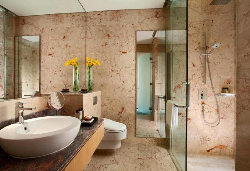 سوییت, Resorts World Sentosa  Equarius Villas