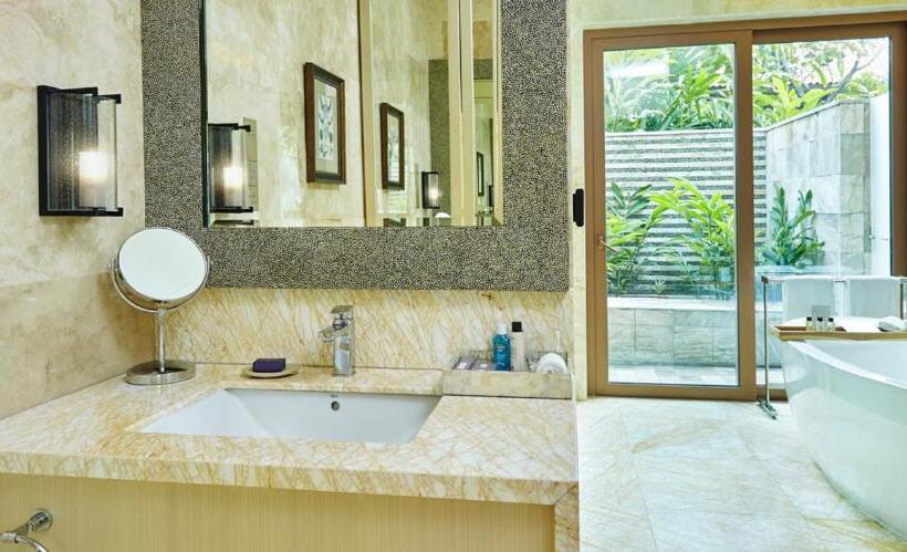 ویلای 2 خوابه, Resorts World Sentosa  Equarius Villas