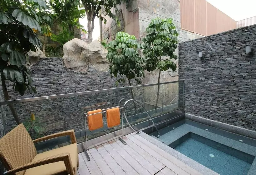 سوییت, Resorts World Sentosa  Equarius Villas