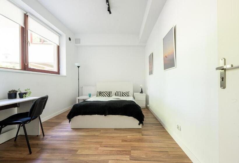 غرفة قياسية, Target Hostel