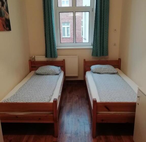 اتاق استاندارد, Hostel Orange Plus