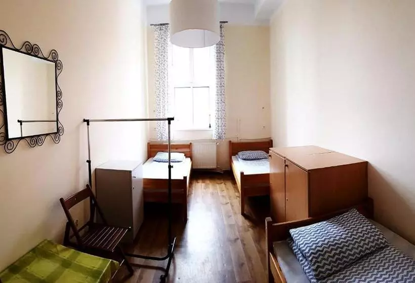 اتاق استاندارد سه نفره, Hostel Orange Plus