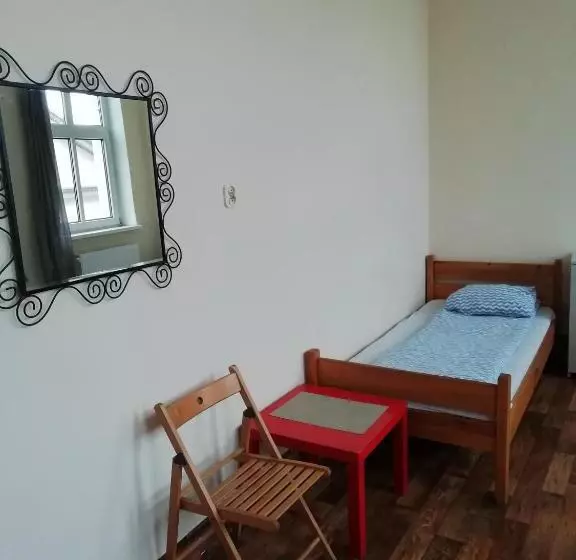 اتاق استاندارد سه نفره, Hostel Orange Plus