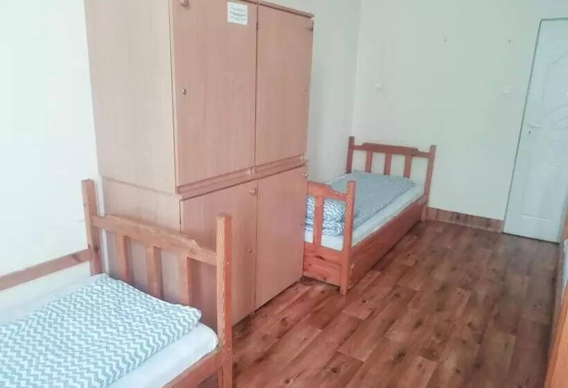 تختخواب در اتاق مشترک, Hostel Orange Plus