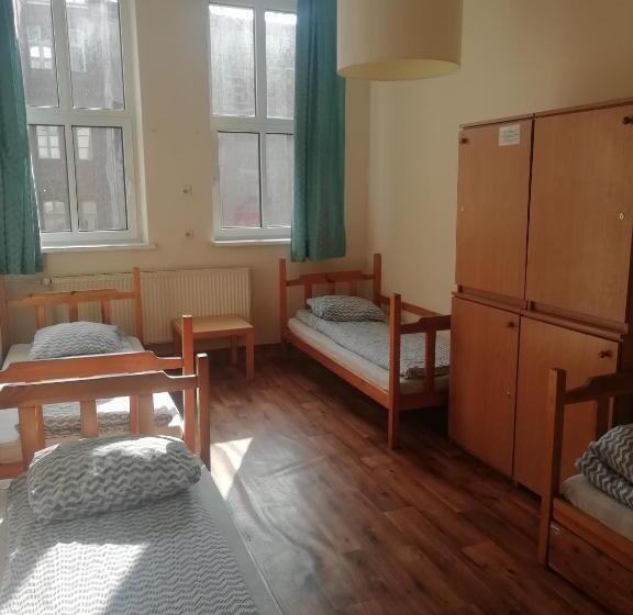 تختخواب در اتاق مشترک, Hostel Orange Plus
