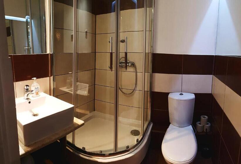 تختخواب در اتاق مشترک, Hostel Orange Plus