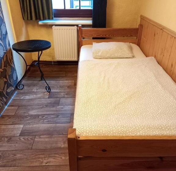 اتاق استاندارد یک نفره, Hostel Orange