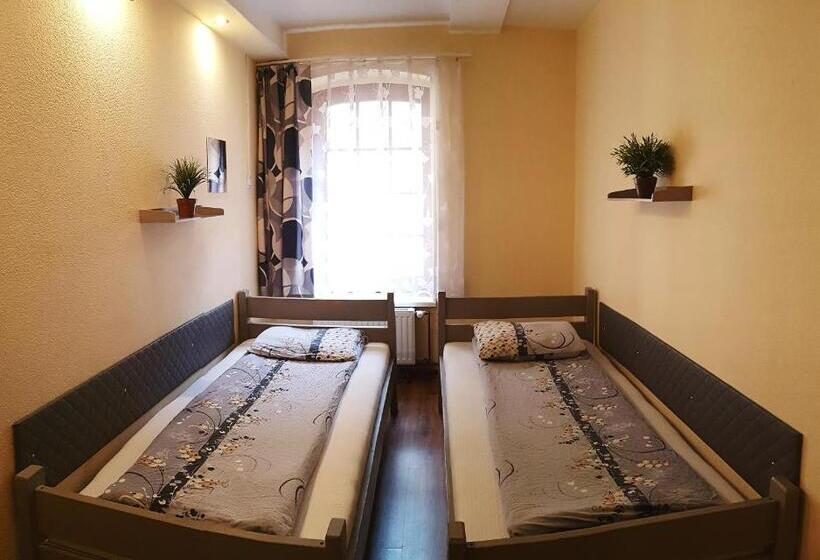 اتاق استاندارد, Hostel Orange