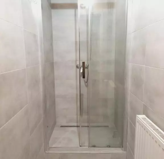 اتاق استاندارد سه نفره, Hostel Orange