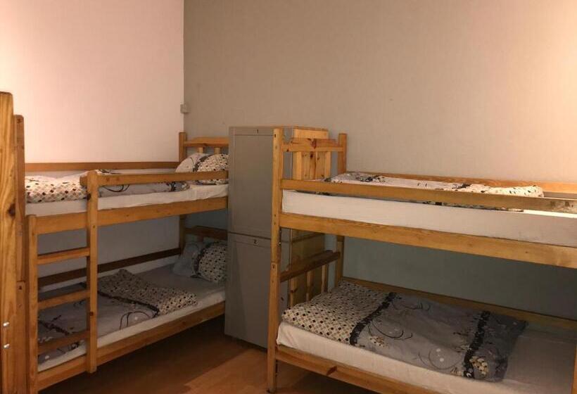 تختخواب در اتاق مشترک, Hostel Orange