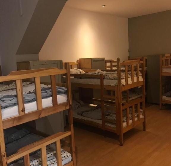 تختخواب در اتاق مشترک, Hostel Orange