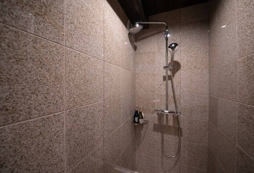 غرفة قياسية, Biwako Hanakaido