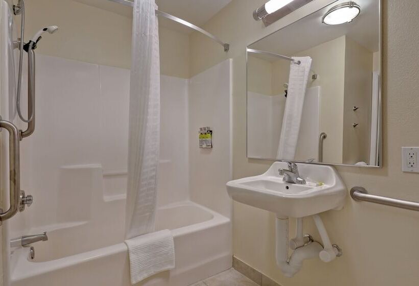 جناح لذوى الاحتياجات الخاصة, Candlewood Suites Indianapolis   South, An Ihg