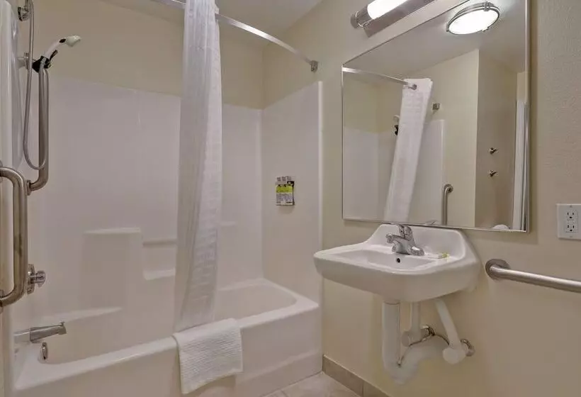 身障者適用スイートルーム, Candlewood Suites Indianapolis   South, An Ihg