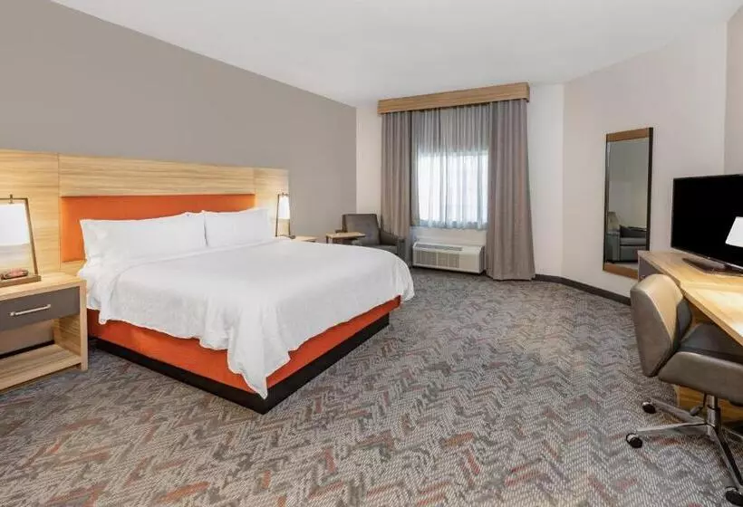 キングサイドベッドのスタンダードワンルーム, Candlewood Suites Mount Pleasant, An Ihg