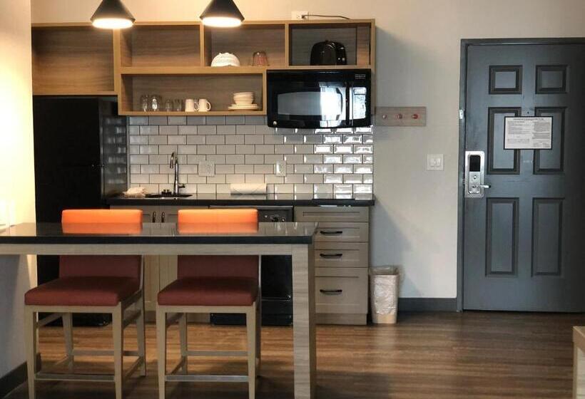 Номер Стандарт Адаптированный для Инвалидов, Candlewood Suites Mount Pleasant, An Ihg