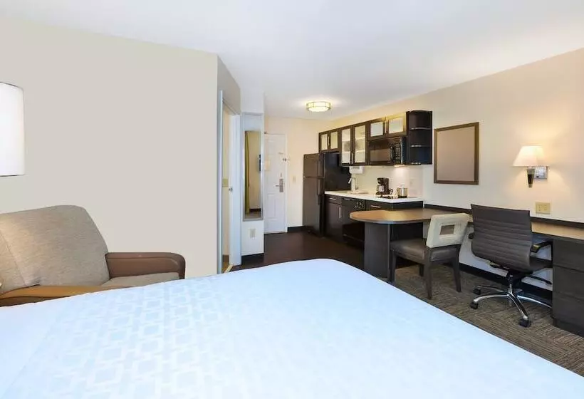 身障者適用スイートルーム, Candlewood Suites Polaris, An Ihg