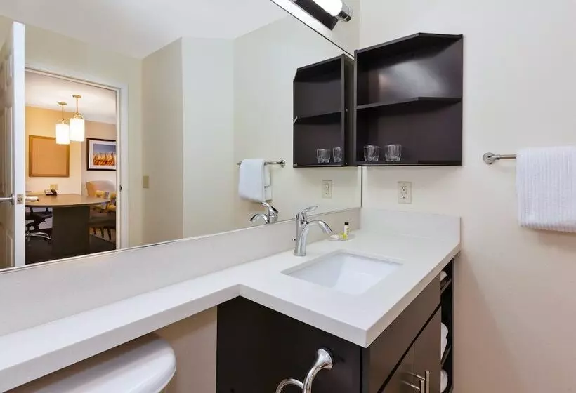 身障者適用スイートルーム, Candlewood Suites Polaris, An Ihg