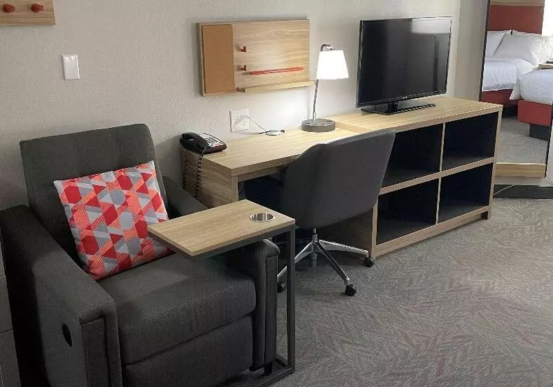 スタンダードスタジオ, Candlewood Suites Tuscaloosa, An Ihg
